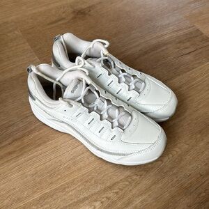 Easy Spirit  Leather Walking Shoes